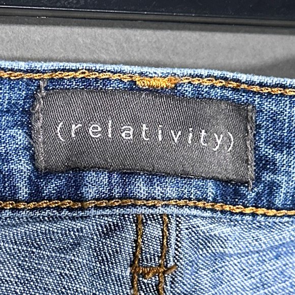 Relativity Missy Jeans‎ Size 14 - Picture 7 of 11